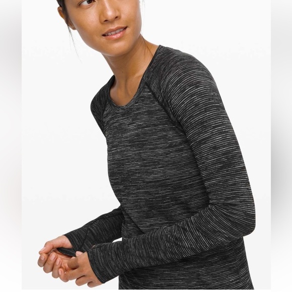 Lululemon Swiftly Speed Long Sleeve in Black / White / Black, Size 2 - Picture 2 of 10